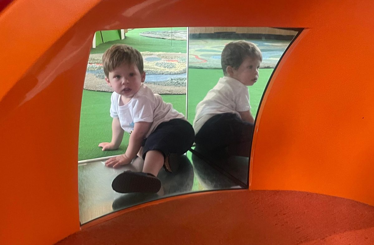 charlie in mirror tunnel melbourne museum