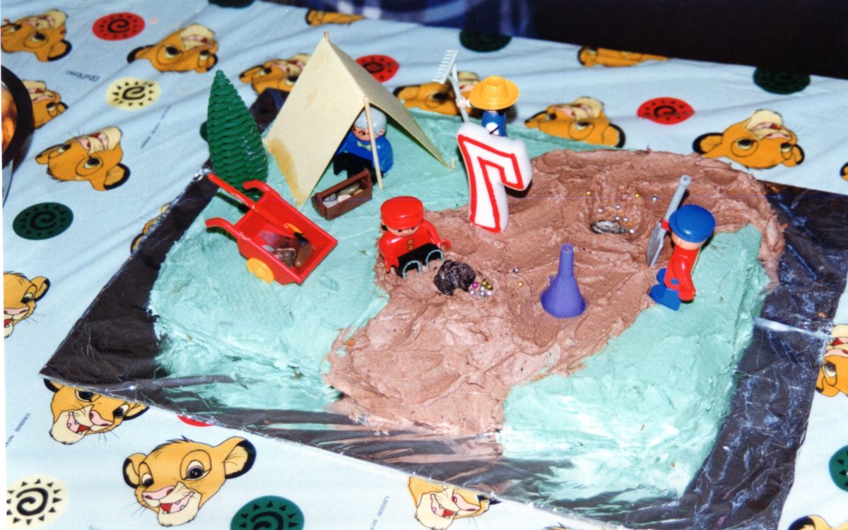 duplo birthday cake
