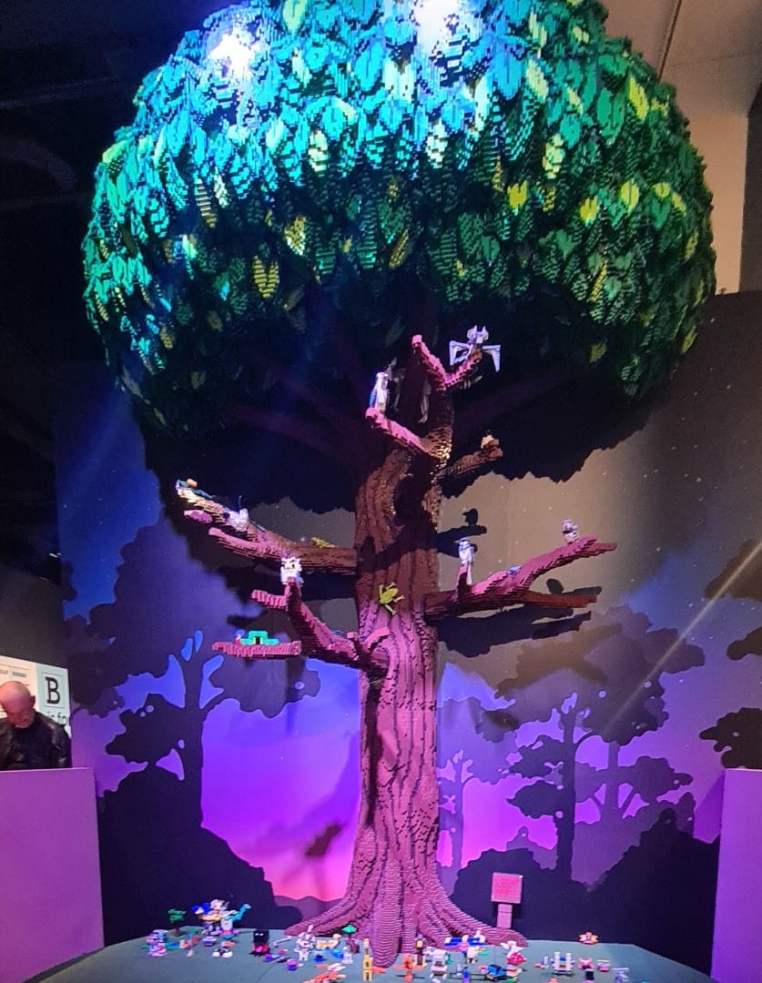 giant lego tree