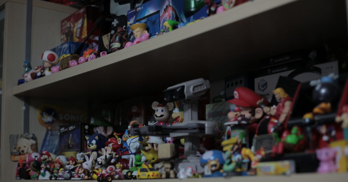 keith-nallawalla-man-cave-shelf