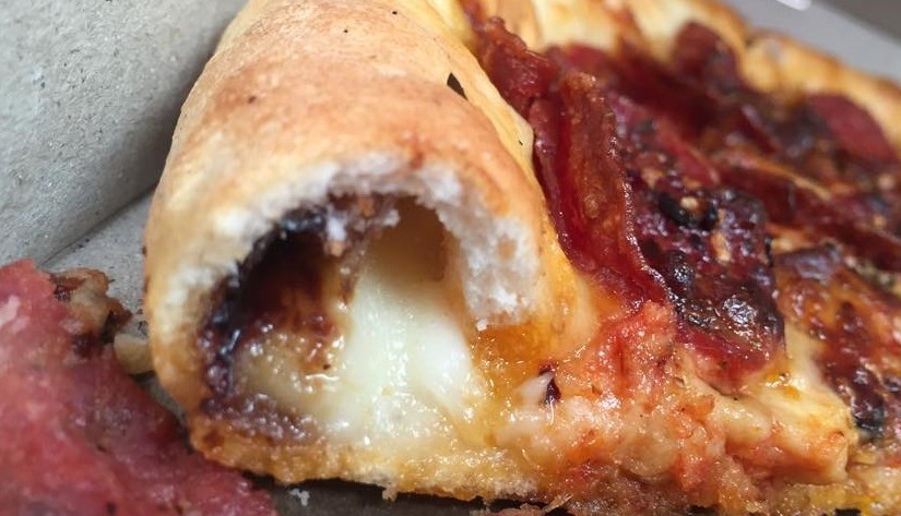 vegemite-pizza-hut-pizza-close-825x473